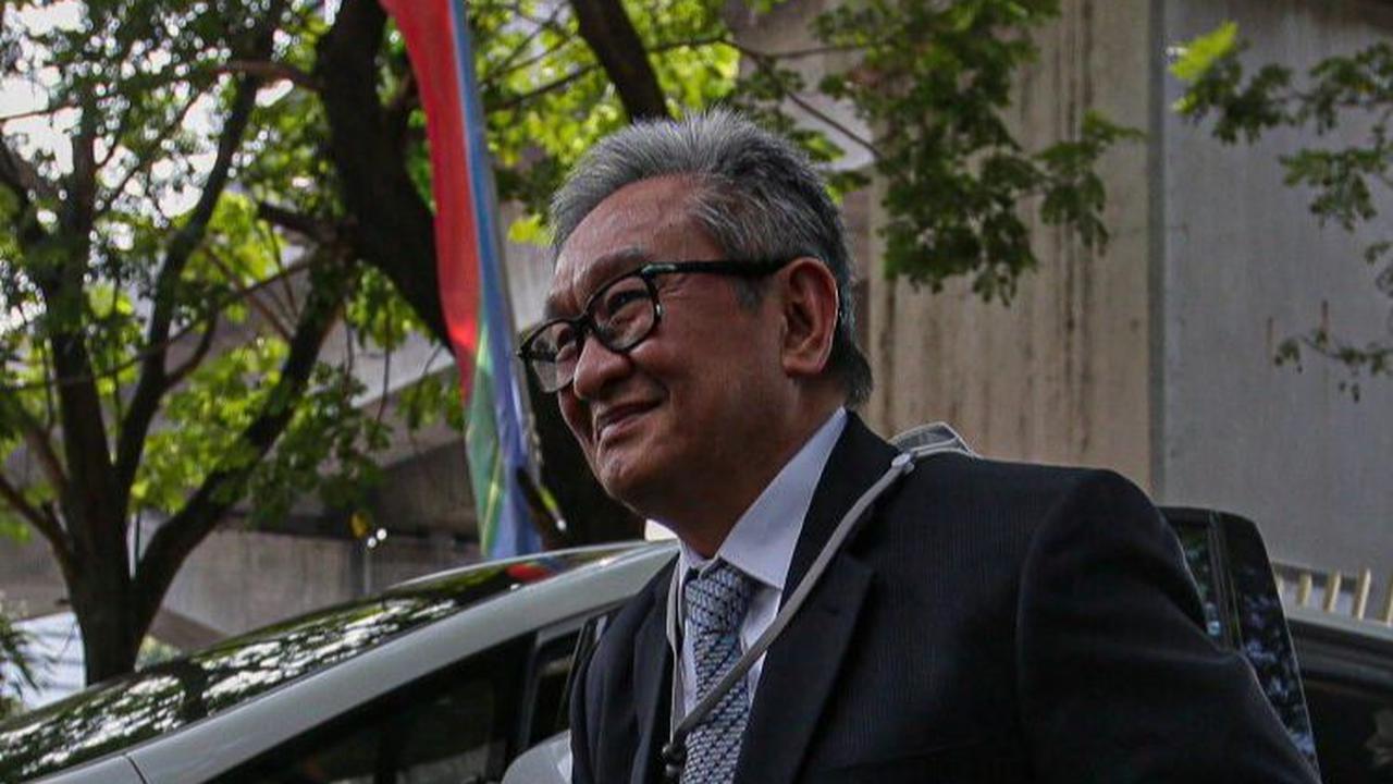 Uang itu diserahkan Maqdir atas nama kliennya Irwan Hermawan untuk recovery terhadap hal-hal yang beredar selama ini terkait kasus BTS Kominfo.