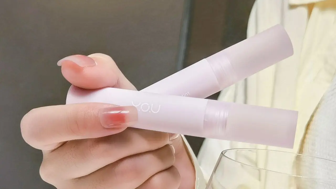 Rekomendasi Lip Tint Bagus YOU Cloud Touch  Fixing Tint dan Kelebihannya