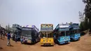 Kota-kota di Indonesia telah memiliki fasilitas bus wisata yang bisa mengantar para wisawatan berkeliling mengunjungi tempat-tempat ikonik di kota tersebut.