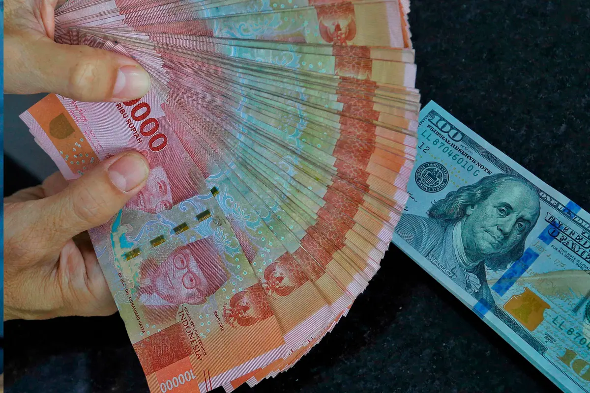 nilai rupiah melemah terhadap dollar