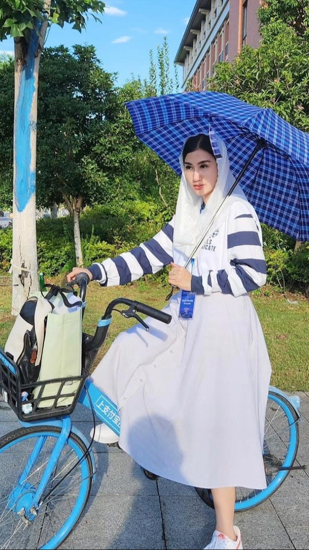 Ia mendirikan UPRINTIS (UMKM Perempuan Perintis) Indonesia pada 22 Desember 2021. Organisasi ini bergerak di sektor UMKM sebagai delegasi Indonesia untuk Asia Pasific Coorperative Youth Summit (APCYS 4.0).&nbsp;