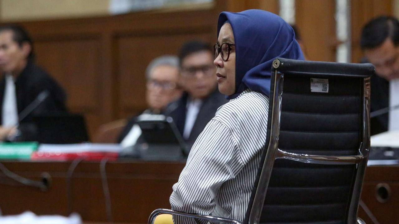 FOTO: Riezky Aprilia di Sidang Hasto, Blak-Blakan Dijanjikan Jabat Komisaris Jika Ngalah Digantikan Harun Masiku