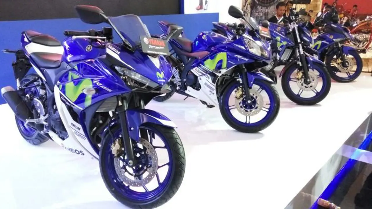 4 Motor Yamaha Kenakan Seragam Movistar MotoGP