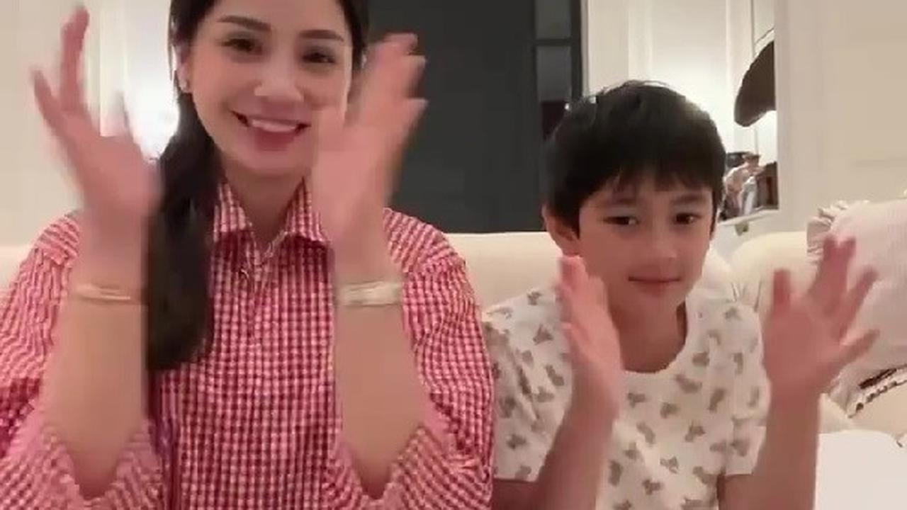 Momen Nagita Slavina dan Rafathar Ikuti Tren Joget Velocity, Disebut Bak Kakak Adik