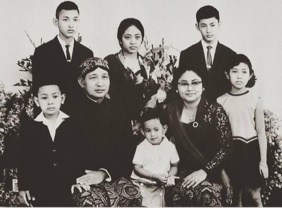 8 Potret Kabar Terbaru Semua Anak Presiden Soeharto, Kompak Hingga Jadi Kakek Nenek