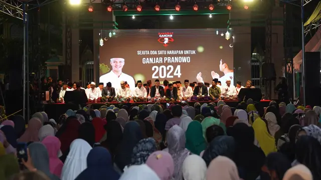Sahabat Ganjar menggelar acara "Sejuta Doa Satu Harapan Untuk Ganjar Pranowo 2024" yang berlangsung di Alun-Alun Desa Jagapura, Kecamatan Gegesik, Kabupaten Cirebon, Sabtu (14/1/2023) (Istimewa)
