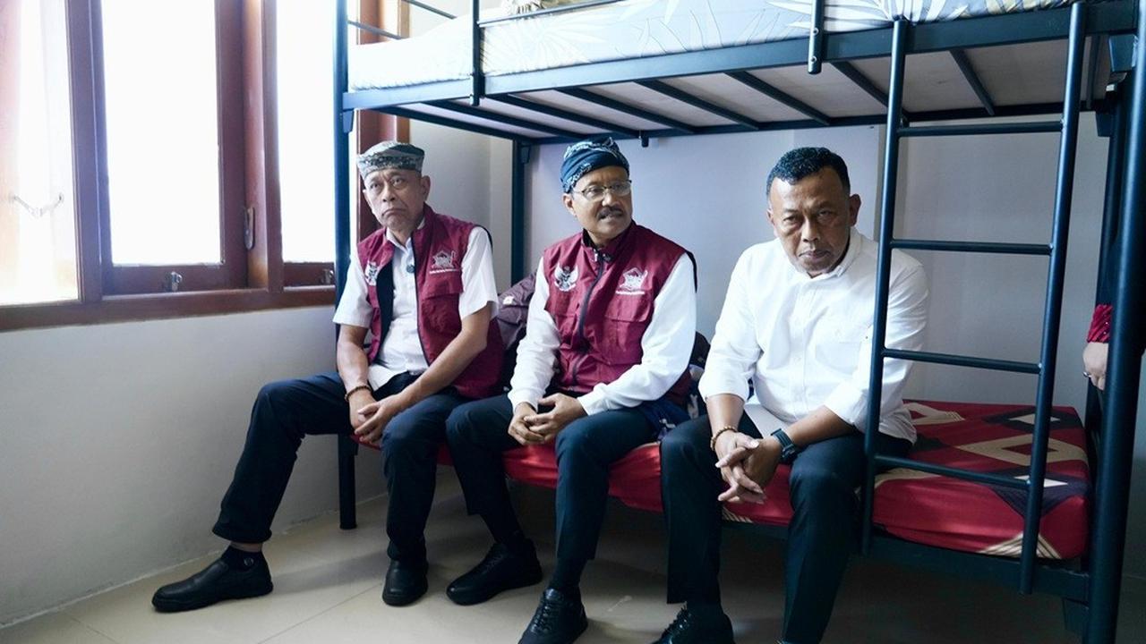 Menteri Sosial Saifullah Yusuf (Gus Ipul) meresmikan Sekolah Rakyat Terintegrasi (SRT) 5 Ponorogo