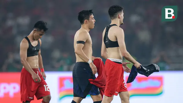 Foto: Sama-Sama Berkarier di Liga Inggris, Justin Hubner dan Wataru Endo Saling Tukar Jersey setelah Laga Timnas Indonesia Vs Jepang