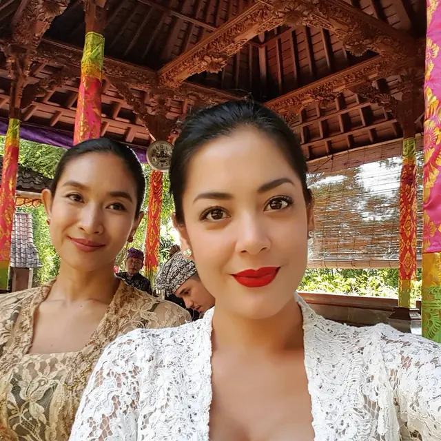 6 Potret Persahabatan Lulu Tobing dan Happy Salma