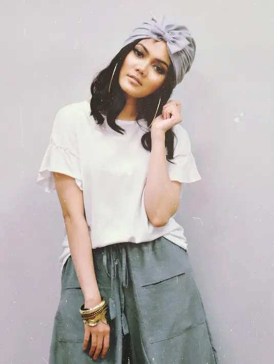 Sejak namanya mulai melambung di industri hiburan tanah air, Rina Nose memang selalu berusaha dengan maksimal dalam memerhatikan penampilannya.  (Instagram/rinanose16)