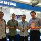 (ki-ka) CEO TrueMoney, Joedi Wisoeda; CEO Ascend, Punnamas V ; Director Retail Marketing Samsung Mobile, Egidius Situmorang; dan Managing Director TrueMoney, Ian Frederick saat berkunjung ke toko Samsung yang menjadi Agen TrueMoney Witami di ITC Roxy Mas.