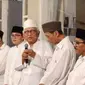 Gus Mus selaku Mustasyar PBNU memberikan sambutan mewakili keluarga besar KH EM Nadjib Hassan. (Liputan6.com/Arief Pramono)