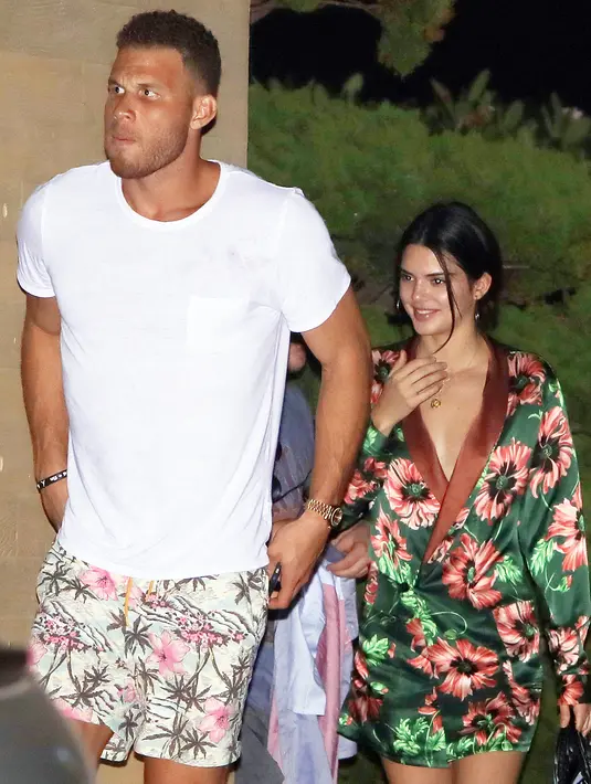 Dilansir dari HollywoodLife, meski kini berjauhan, Kendall dan Blake tetap saling mencintai. (US Weekly)