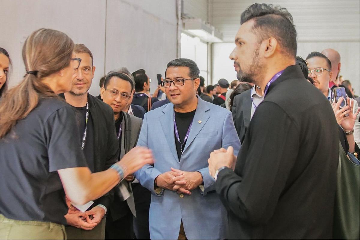 Menteri Ekonomi Kreatif (Ekraf) Teuku Riefky Harsya Kunjungi Gamescom 2025
