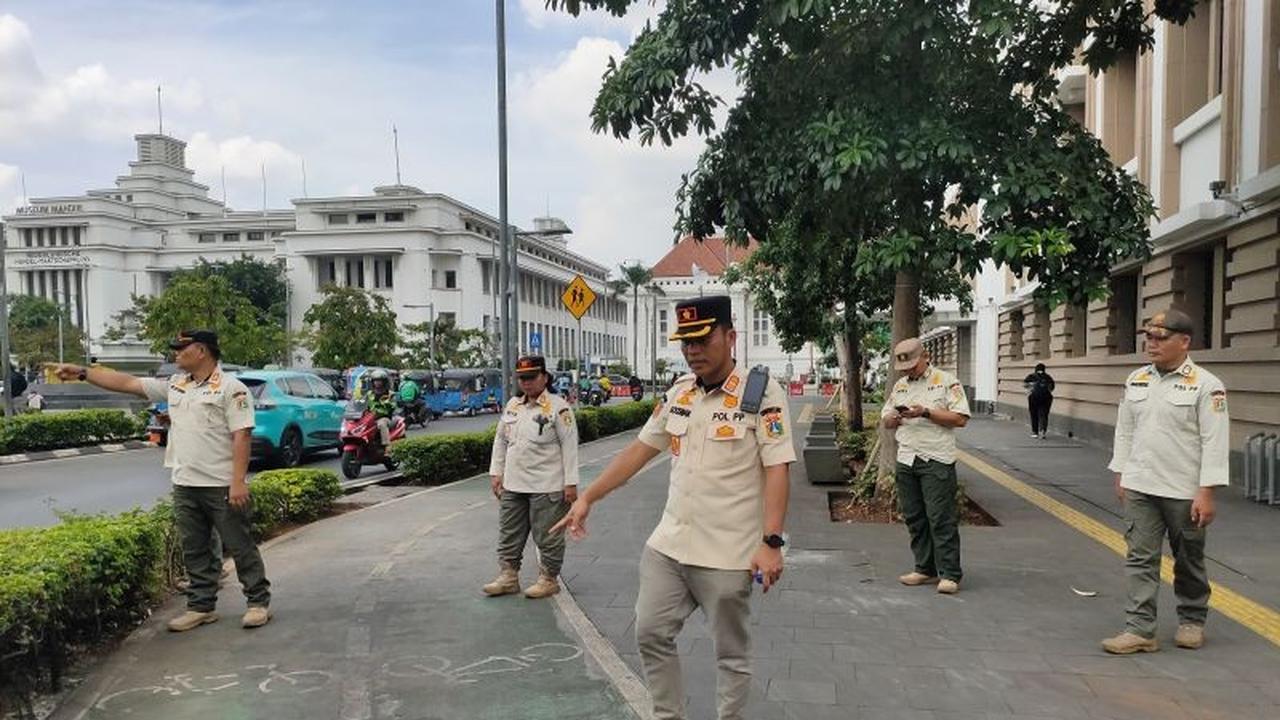 Satpol PP Jakbar Gencarkan Penertiban PKL Kota Tua Demi Kenyamanan Pengunjung