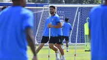 Bek Persib Bandung, Julio Cesar, sedang menjalani sesi latihan tim di Lapangan Pendamping Stadion Gelora Bandung Lautan Api, Bandung. (Bola.com/ Muhammad Faqih)