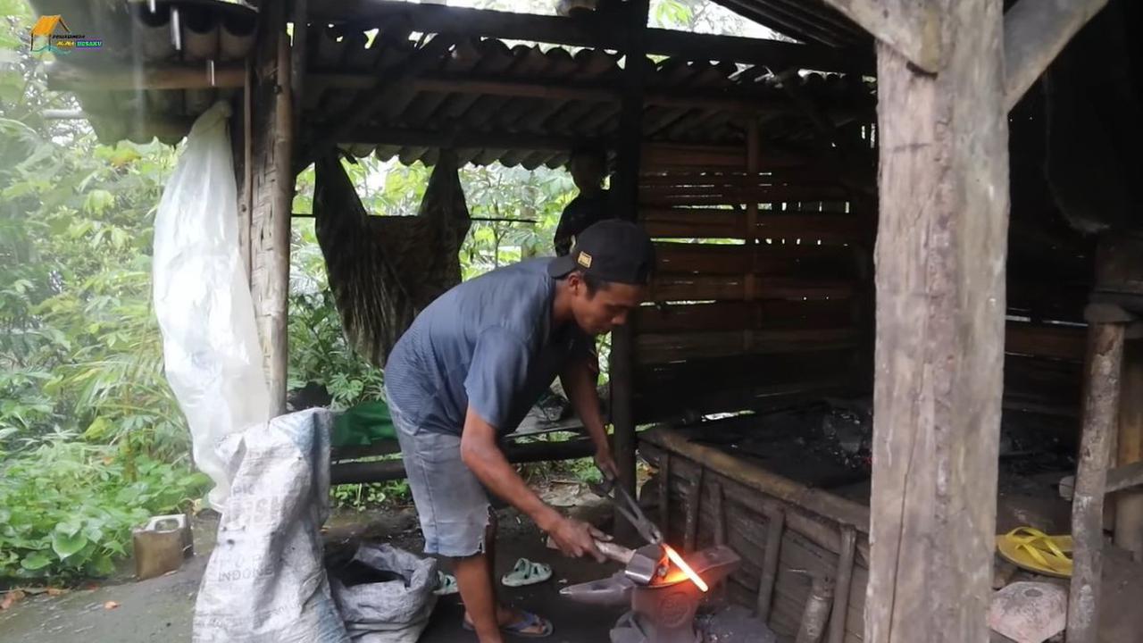 Dilakukan Secara Tradisional
