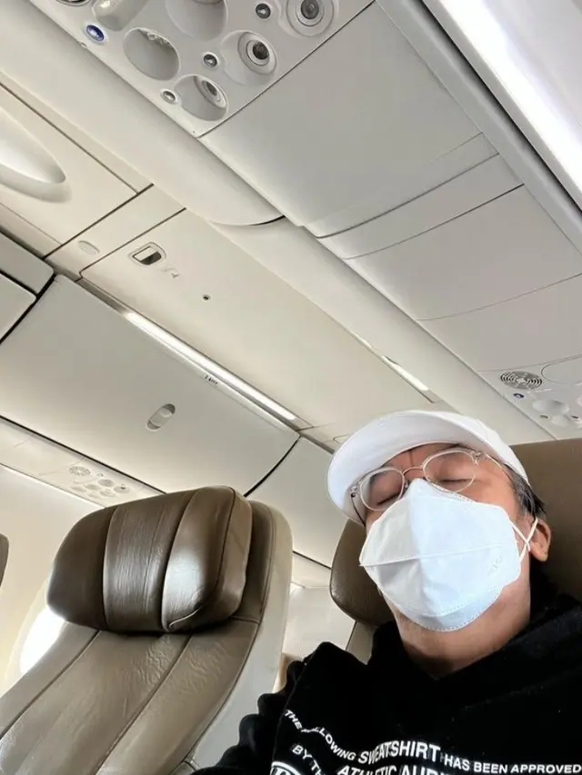 Ari Lasso Ditinggal Pesawat