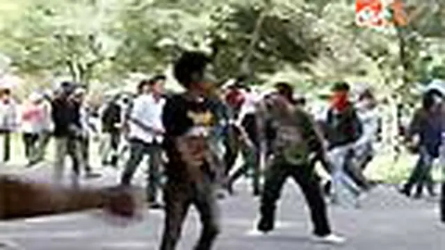 Mahasiswa Tawuran, Rektor Kena Timpuk