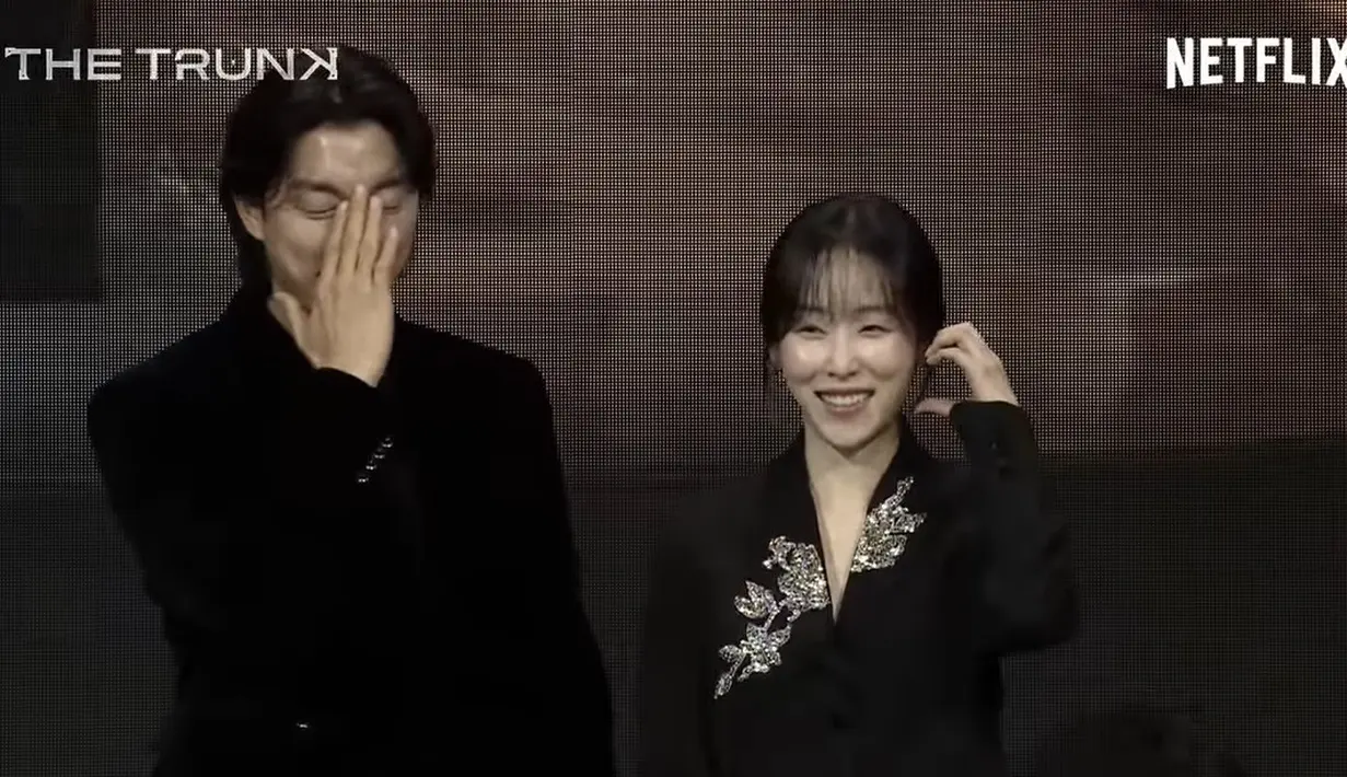 <p>Potret Gong Yoo dan Seo Hyun Jin dalam konferensi pers. (Foto: Netflix)</p>