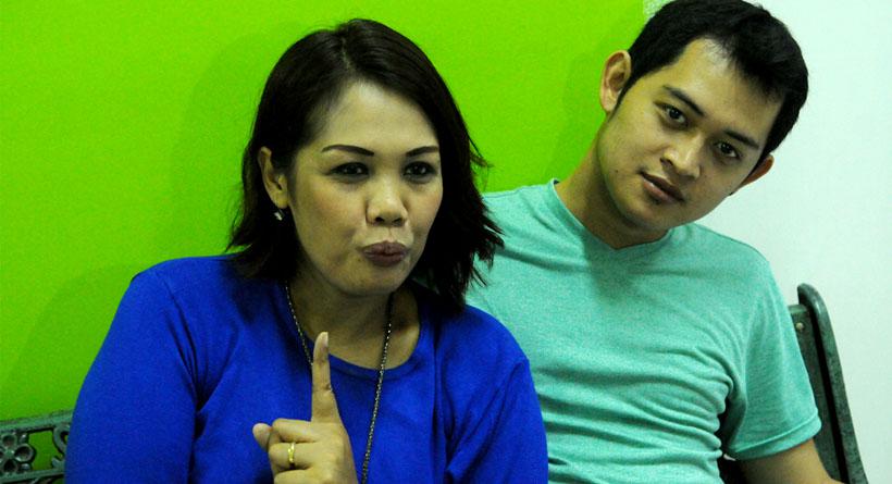 Elly Sugigi dan Ferry Anggara alias Rezky Aditya KW [Foto: Faisal R. Syam/Liputan6.com]