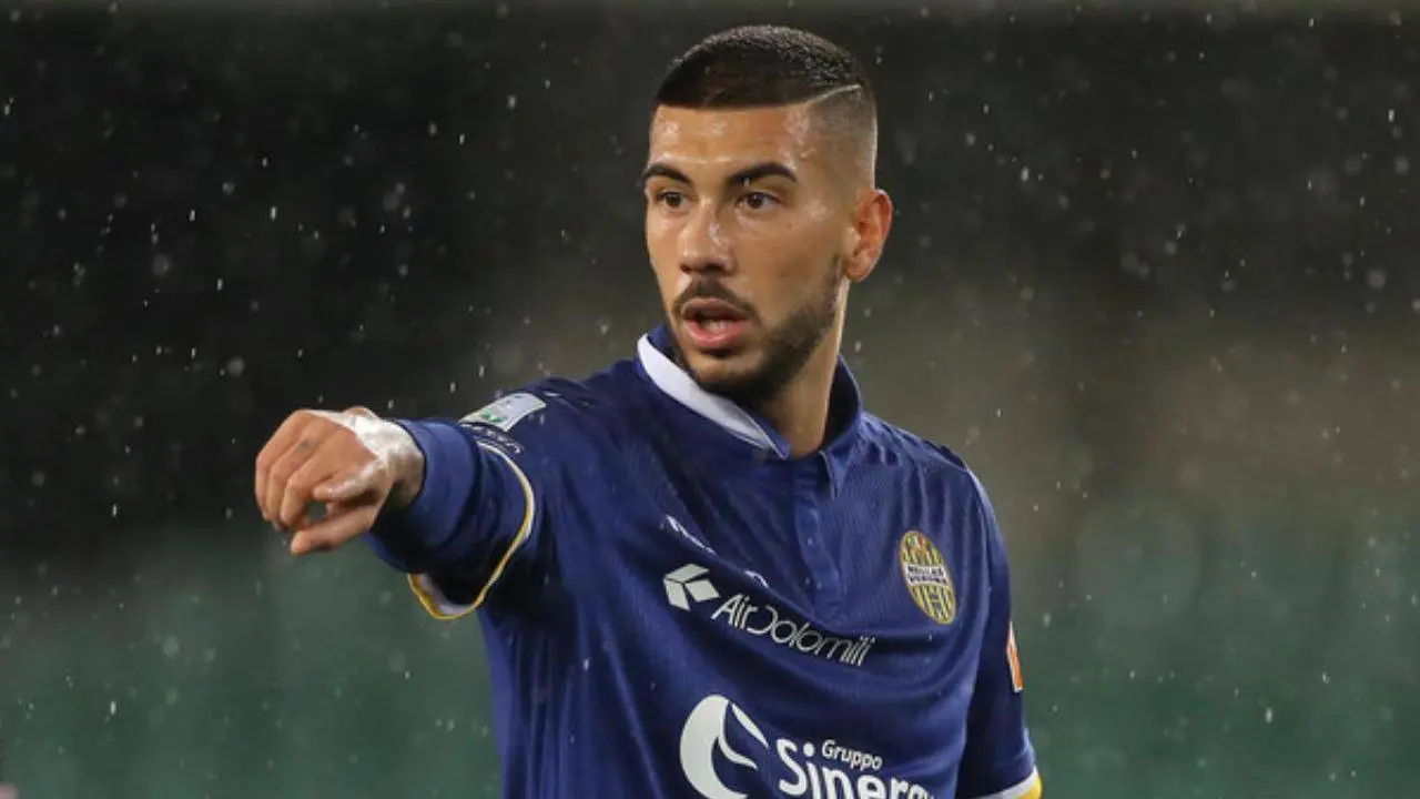 Gelandang Verona Jadi Pemain Serie A ke-13 yang Kena Virus Corona