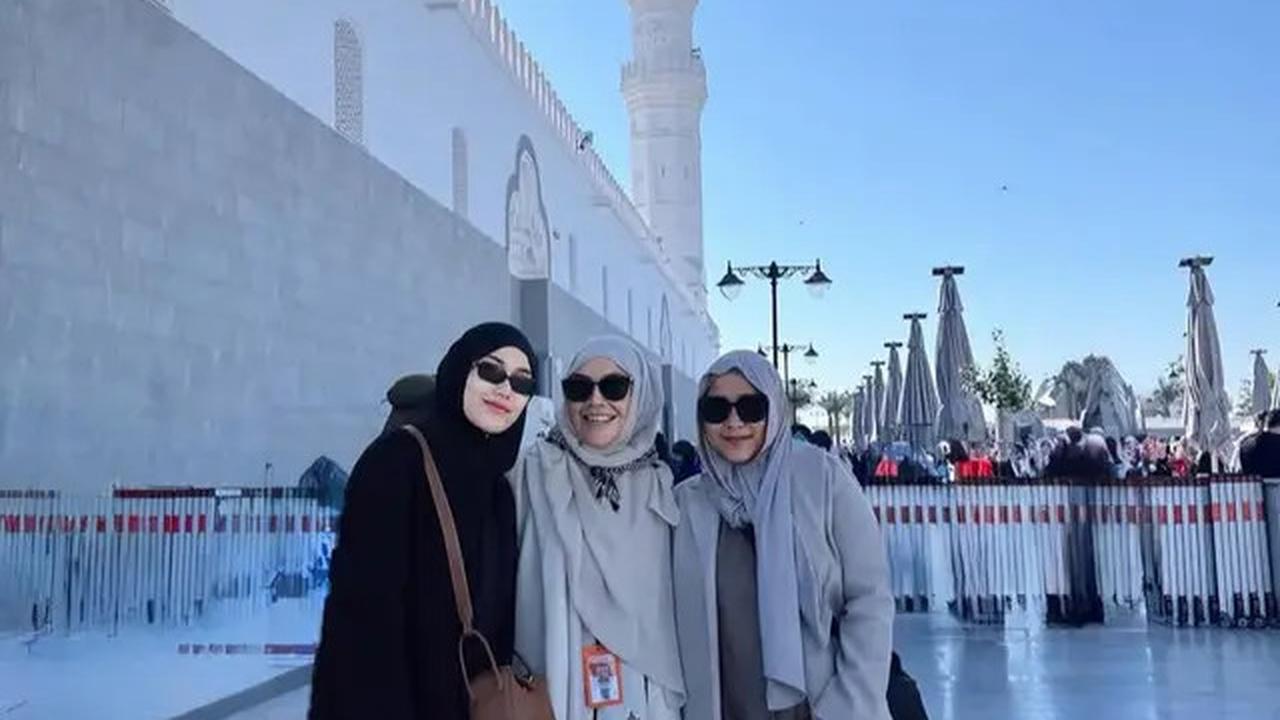 8 Tampilan Artis Pilih Laksanakan Umrah di Penghujung Tahun 2024, Ayu Ting Ting, Maudy Koesnaedi, hingga Tasya Kamila