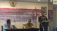 Pemerintah membuat suatu metode yang lebih kreatif melalui penyusunan regulasi baru secara holistik.