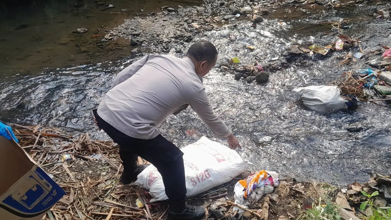 Geger! Anak-anak yang Hendak Berenang Temukan Mayat Bayi dalam Kantong Hitam di Sungai Cipelang Sukabumi