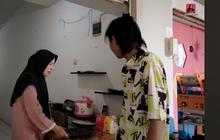 Alhamdulillah, Ibu Fajar Sadboy Buka Warung Nasi di Jakarta 'Laris Manis
