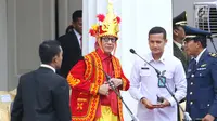 Baju Adat Nias Menkumham Curi Perhatian di Upacara Hari Pancasila