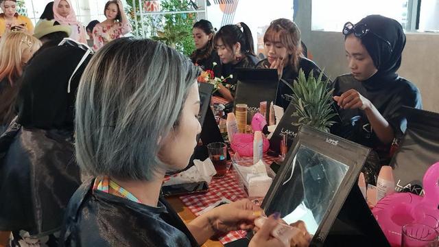 Tak Perlu Khawatir Makeup Luntur Saat Cuaca Panas