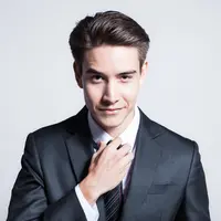 ilustrasi pria berjas/ KieferPix/Shutterstock