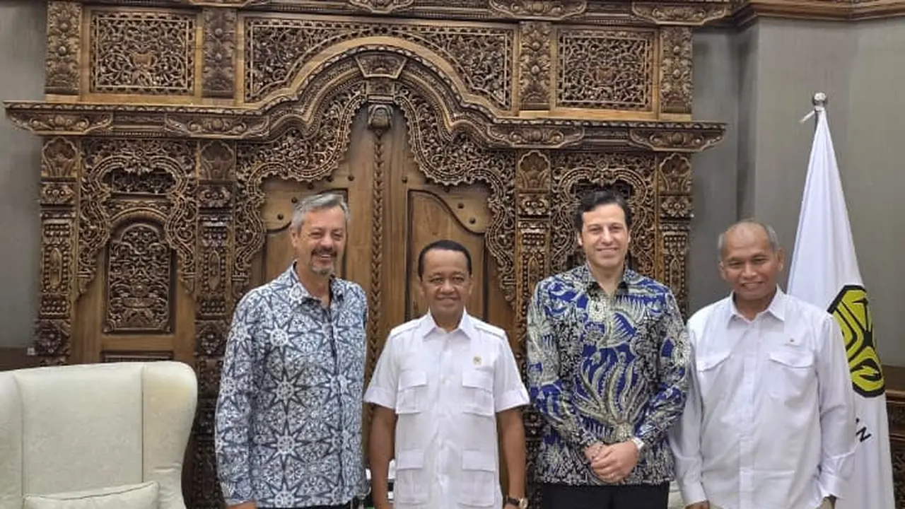 Perusahaan energi global Eni resmi mengambil Final Investment Decision (FID) untuk pengembangan proyek gas lepas pantai Kalimantan Timur. (Dok SKK Migas)