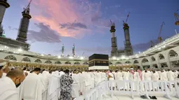 Bandara Internasional Pangeran Mohammed Bin Abdulaziz di Madinah telah menyaksikan jumlah jamaah terbesar yang tiba sejauh ini. "Hal ini membuktikan keinginan jamaah untuk memulai perjalanan mereka di Madinah," ujar Al-Bijawi. (Abdel Ghani BASHIR/AFP)