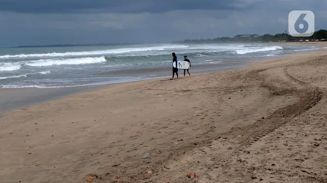 FOTO: Menikmati Sepinya Pantai-Pantai di Bali