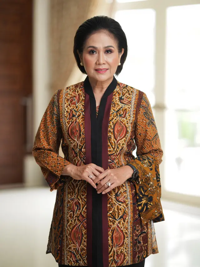 Model Dress Batik Orang Tua Wanita