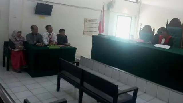 Tangisan Ibu Tersangka Warnai Akhir Tuntutan Kasus SMA Taruna Indonesia Palembang