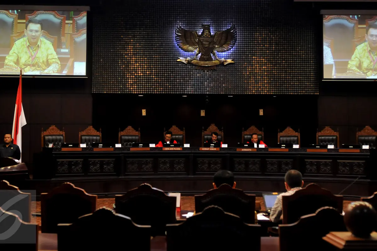 20160822-Ahok Jalani Sidang Perdana Gugatan Cuti di MK-Jakarta