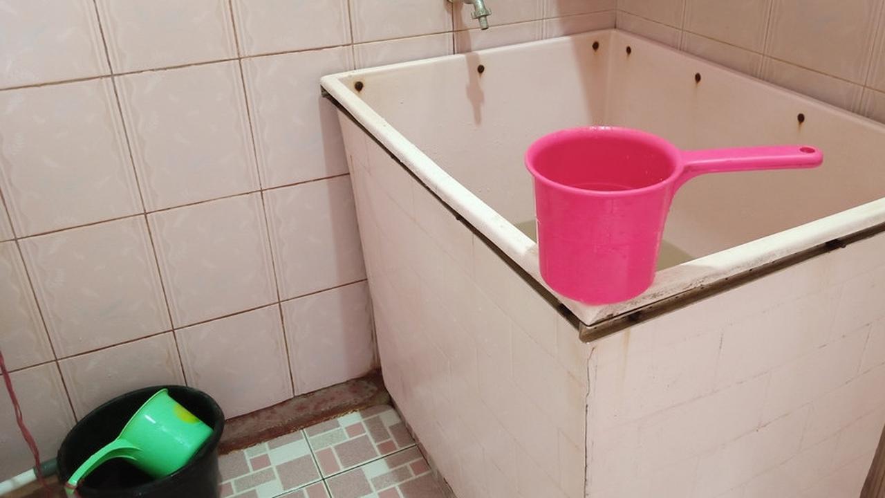 4 Cara Simpel Atasi Bau Pesing di Kamar Mandi, Cukup Gunakan Satu Bahan Terbukti Ampuh!