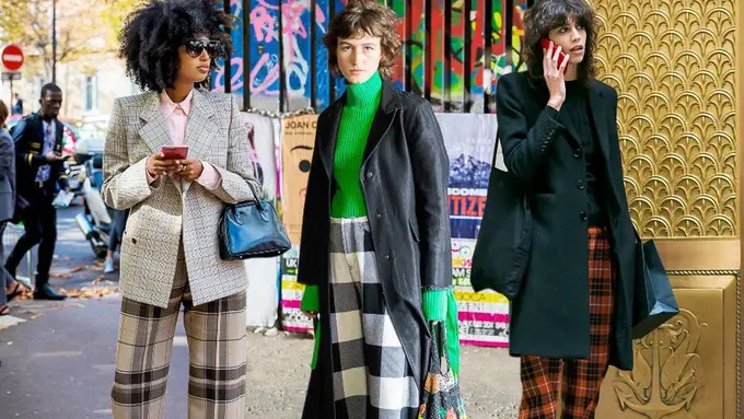 [Bintang] Tips Padu-padan Celana Kotak-kotak dengan 5 Gaya Ini