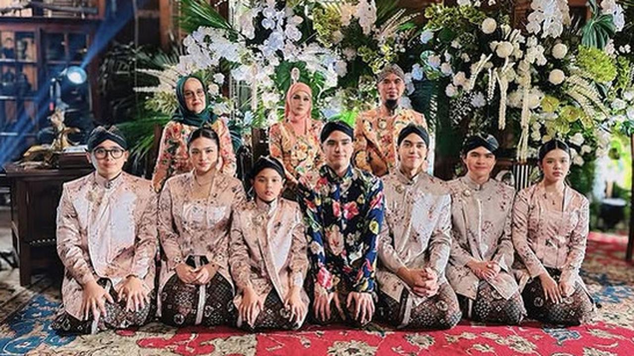 5 Potret Haru Siraman Al Ghazali, Ahmad Dhani, Mulan Jameela, Maia Estianty dan Irwan Mussry Hadir