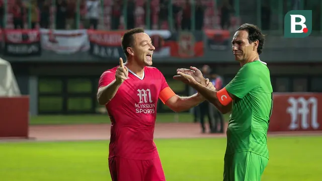 Foto: Tim John Terry Ungguli Tim Alessandro Nesta dalam Laga Ekshibisi Star Football Challenges