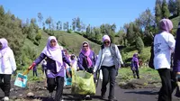 Perempuan Bangsa di Garis Depan, Jaga Peran Vital Paru-Paru Pulau Jawa di Ranupani