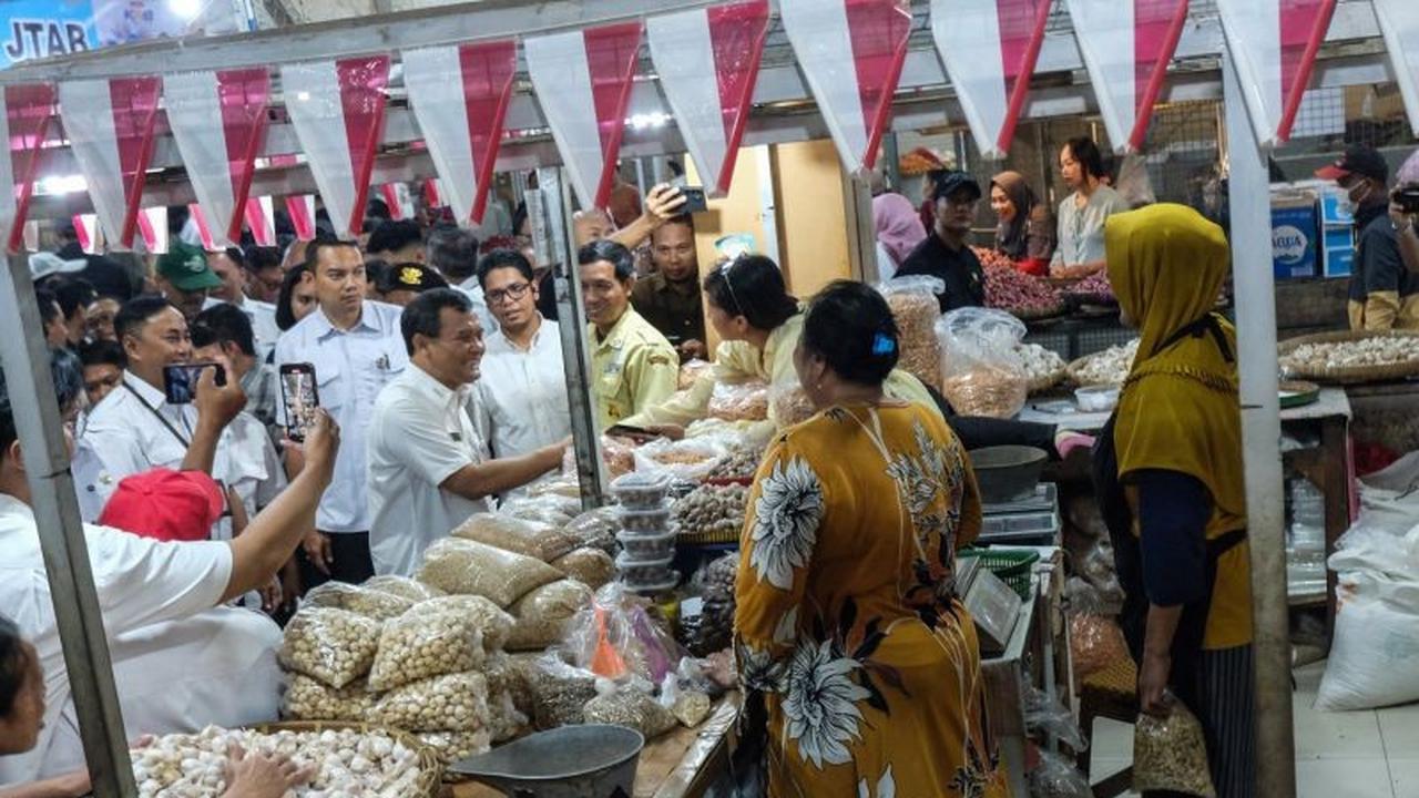 Mengurai Kompleksitas Peran Tengkulak dalam Simpul Ekonomi Petani: Antara Masalah dan Solusi