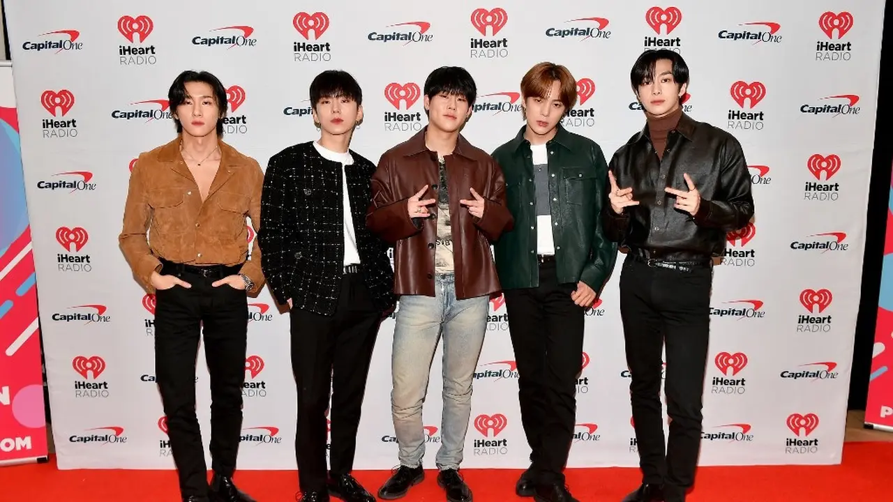 MONSTA X