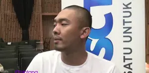 Selain Andhika Pratama dan Gading Marten, Uus akan tampil di sinetron Tiga Sempruuul Mencari Surga 4. Menggantikan posisi Narji, Uus menjalankan pesan dari Andhika Pratama dan Gading Marten.