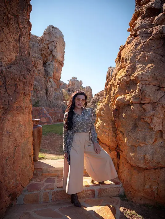 "Saking dulu SMP gemuk banget dan dibully terus, jadi semua cara aku lakuin buat kurus. Setelah lahiran Arsy aku sempet gemuk dan stress banget, belum dibully dan dibanding-bandingin,” tutur Ashanty. (Instagram/ashanty_ash)