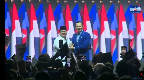 Usai Demokrat Deklarasi Prabowo Subianto Presiden, SBY Ajak Nyanyi Lagu  Tipe X Kamu Gak Sendirian - Pemilu Liputan6.com