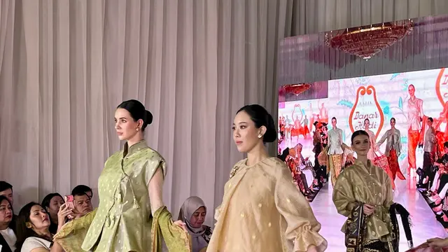 Sekar Setaman, Harmoni Flora Nusantara dalam Rangkaian Koleksi Batik Danar Hadi untuk Tampilan Sehari-Hari